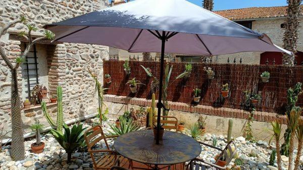 El Castell Embruixat Hotel Saint-Hippolyte  ภายนอก รูปภาพ