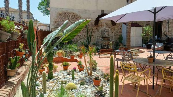 El Castell Embruixat Hotel Saint-Hippolyte  ภายนอก รูปภาพ
