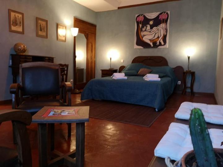 El Castell Embruixat Hotel Saint-Hippolyte  ภายนอก รูปภาพ