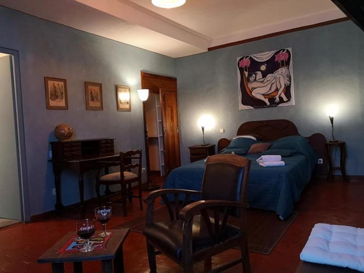 El Castell Embruixat Hotel Saint-Hippolyte  ภายนอก รูปภาพ