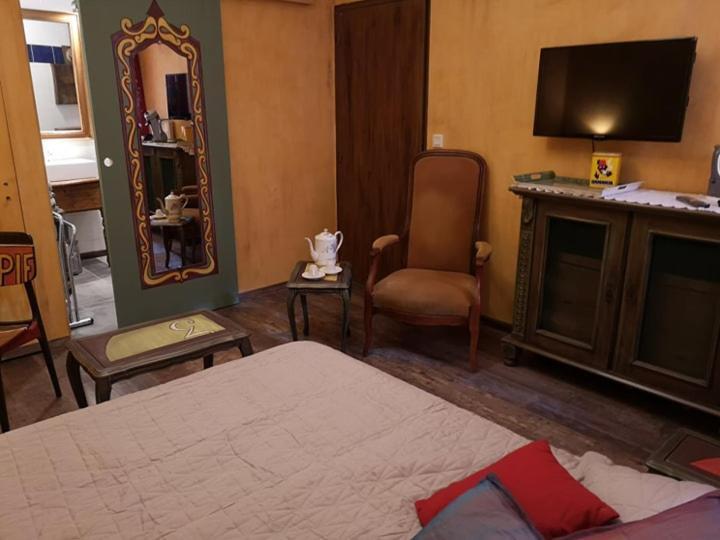 El Castell Embruixat Hotel Saint-Hippolyte  ภายนอก รูปภาพ