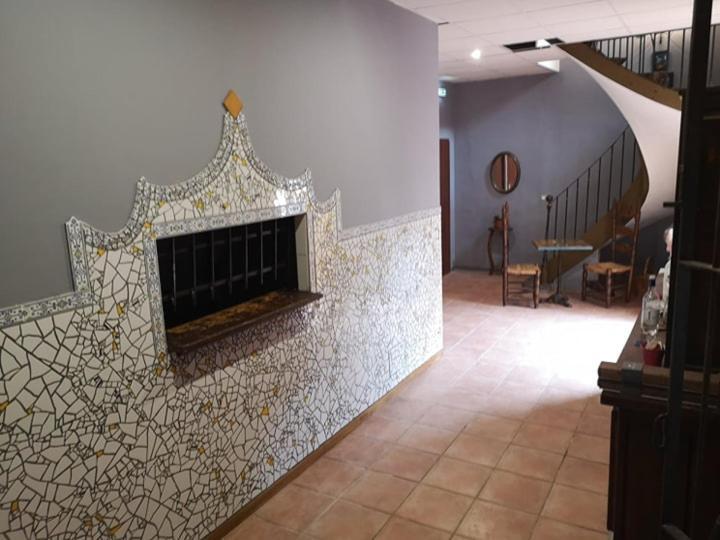El Castell Embruixat Hotel Saint-Hippolyte  ภายนอก รูปภาพ